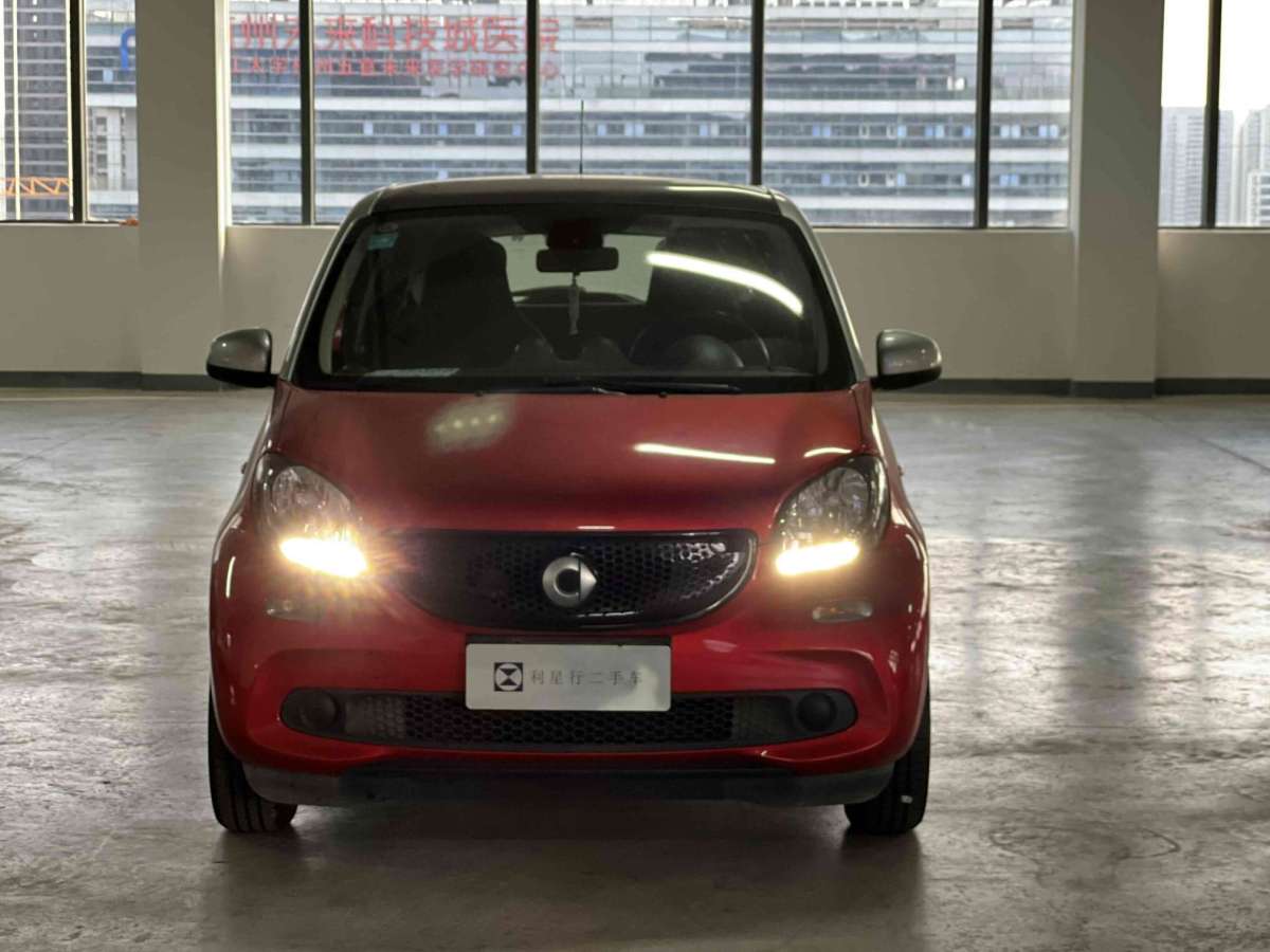 2016年6月smart forfour  2016款 1.0L 52千瓦激情版