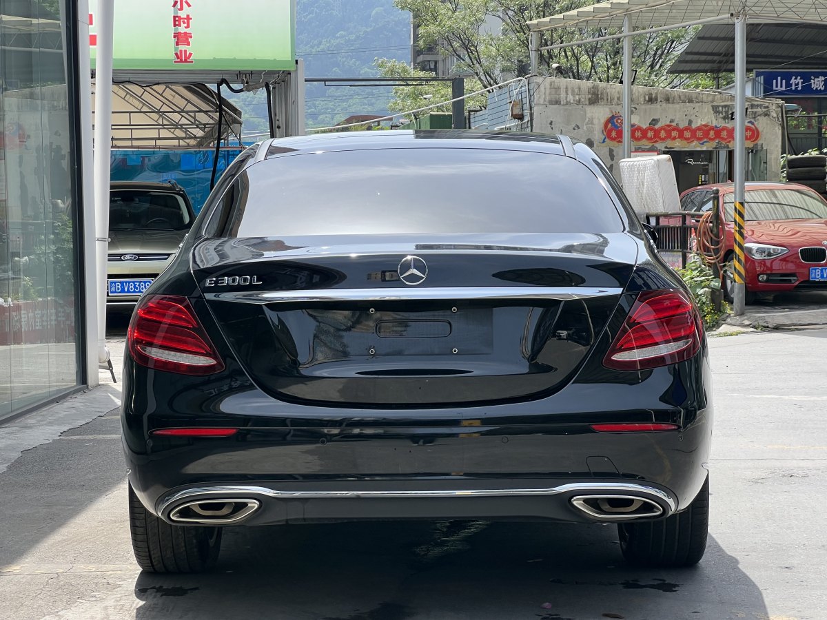 奔馳 奔馳E級  2020款 改款 E 300 L 時尚型圖片