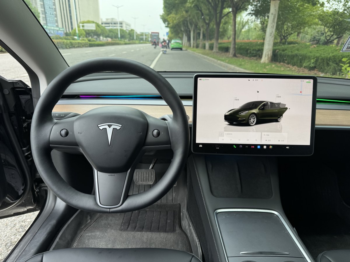 特斯拉 Model 3  2022款 改款 后輪驅(qū)動版圖片