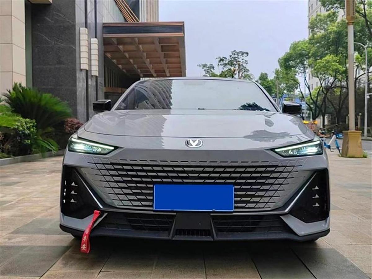 長(zhǎng)安 長(zhǎng)安UNI-V  2022款 1.5T 尊貴型圖片