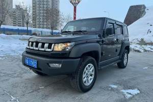 BJ40 北京 40L 2.0T 手動(dòng)四驅(qū)尊貴版