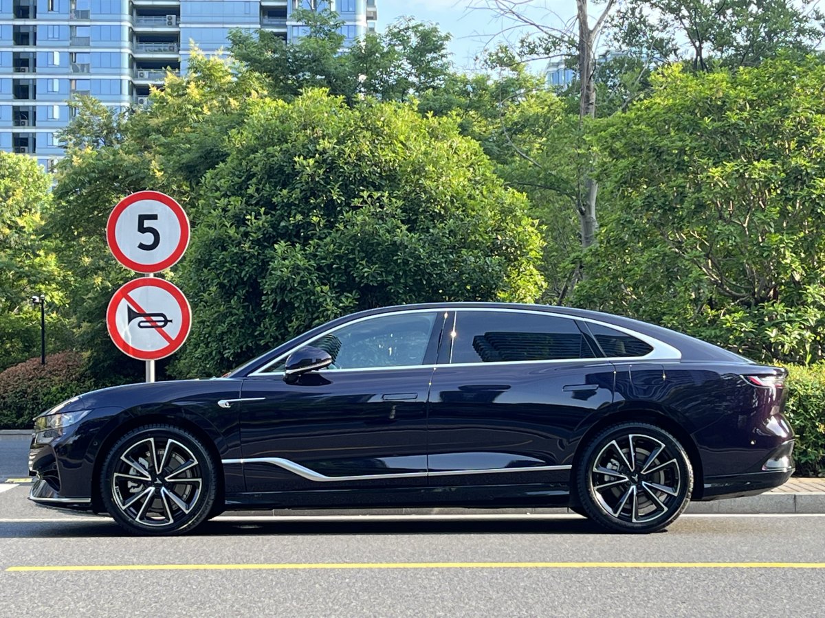 嵐圖 嵐圖追光  2024款 PHEV 四驅(qū)超長續(xù)航旗艦版圖片
