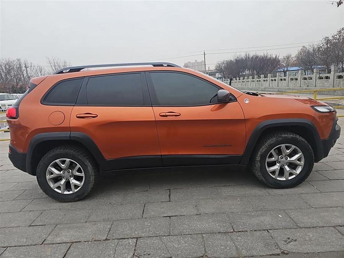 Jeep 自由光  2014款 3.2L 高性能版圖片