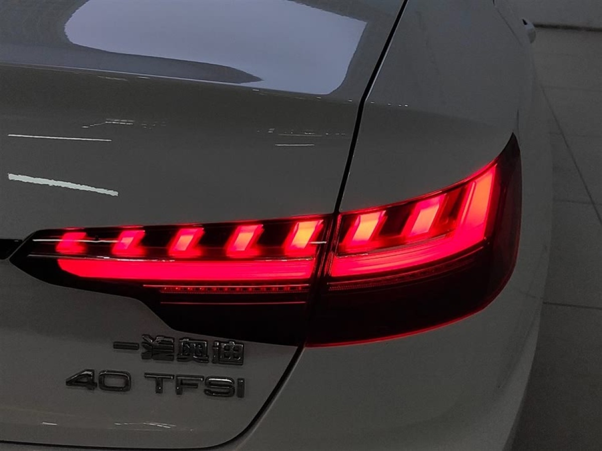 奧迪 奧迪A4L  2023款 40 TFSI 豪華動(dòng)感型圖片