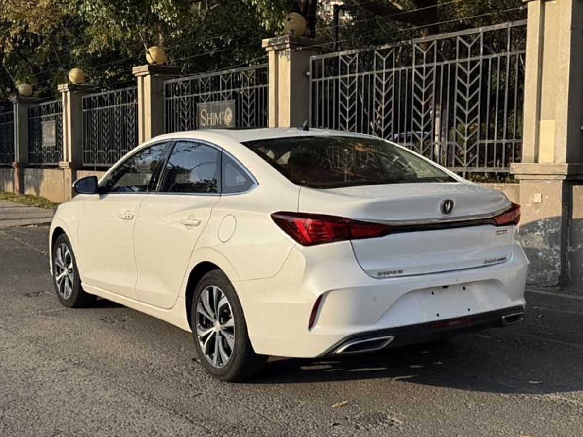 長(zhǎng)安 逸動(dòng)  2021款 PLUS 藍(lán)鯨NE 1.4T GDI DCT尊貴型圖片