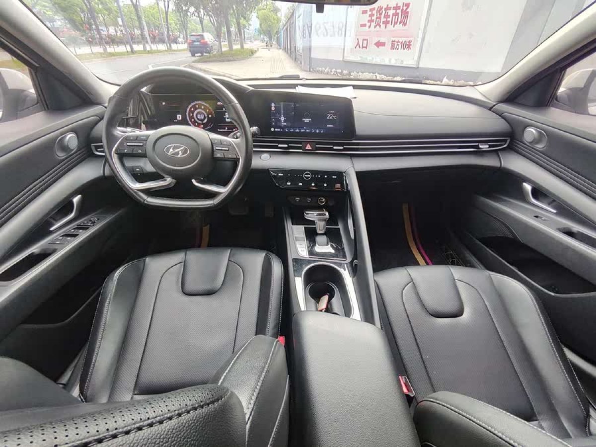 現(xiàn)代 伊蘭特  2021款 1.5L LUX尊貴版圖片