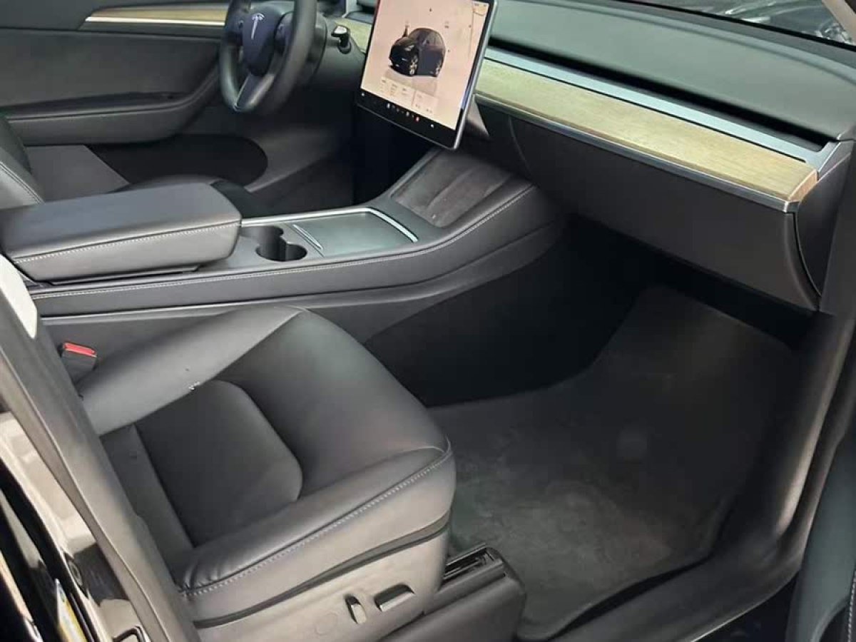 特斯拉 Model Y  2022款 改款 后輪驅(qū)動版圖片