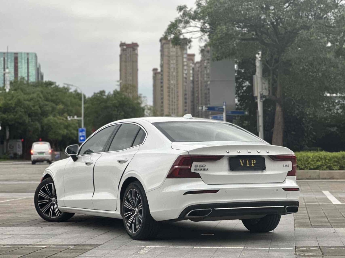 沃爾沃 S60L  2022款 B4 智遠豪華版圖片