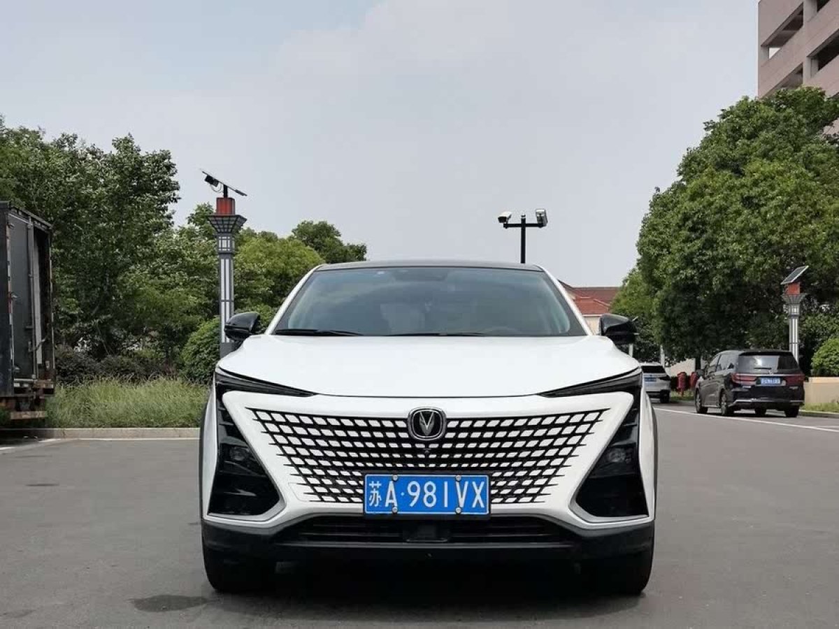 長(zhǎng)安 UNI-T  2020款 1.5T 尊貴型圖片