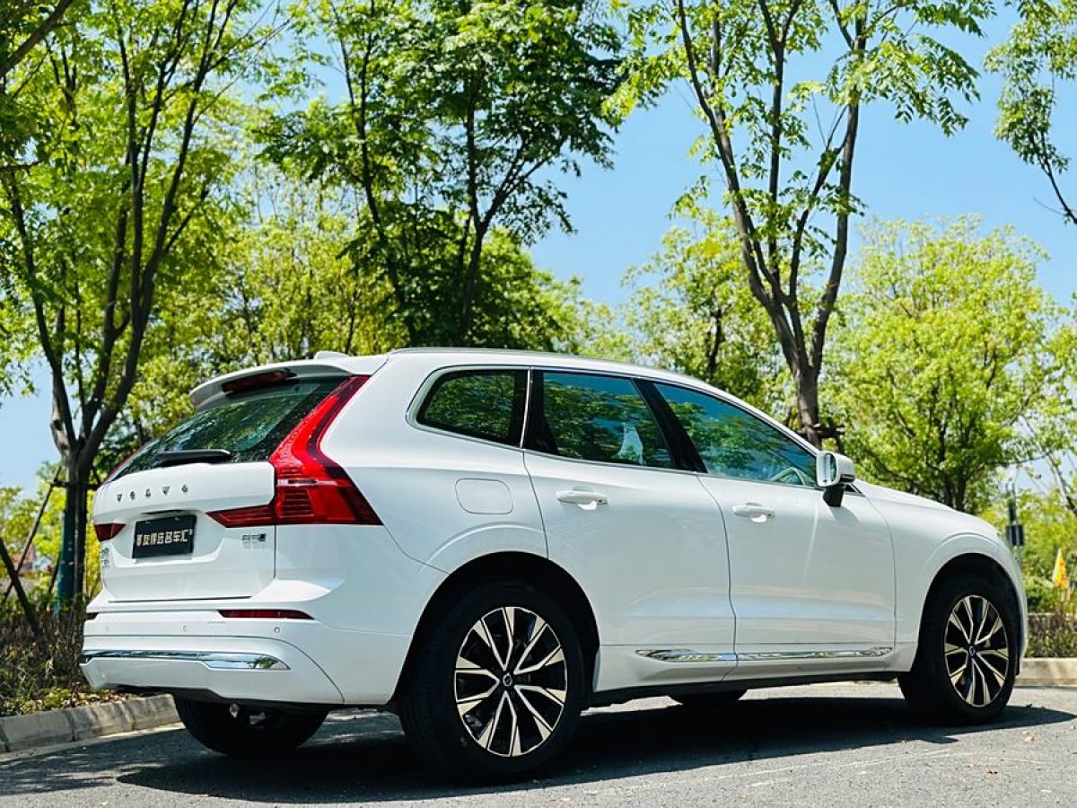 沃爾沃 XC60  2022款 B5 四驅(qū)智遠豪華版圖片