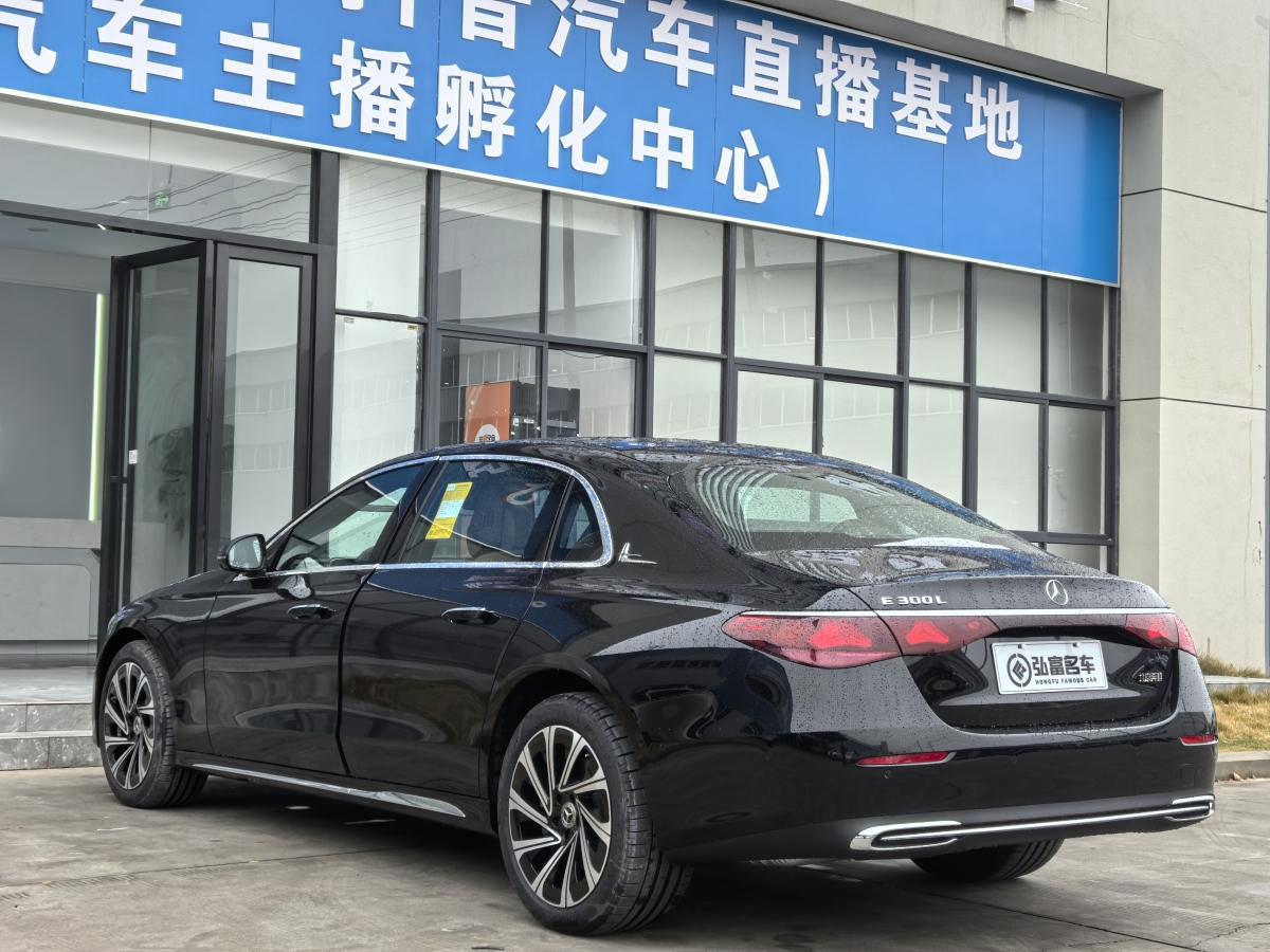 奔馳 奔馳E級  2024款 E 300 L 豪華型圖片