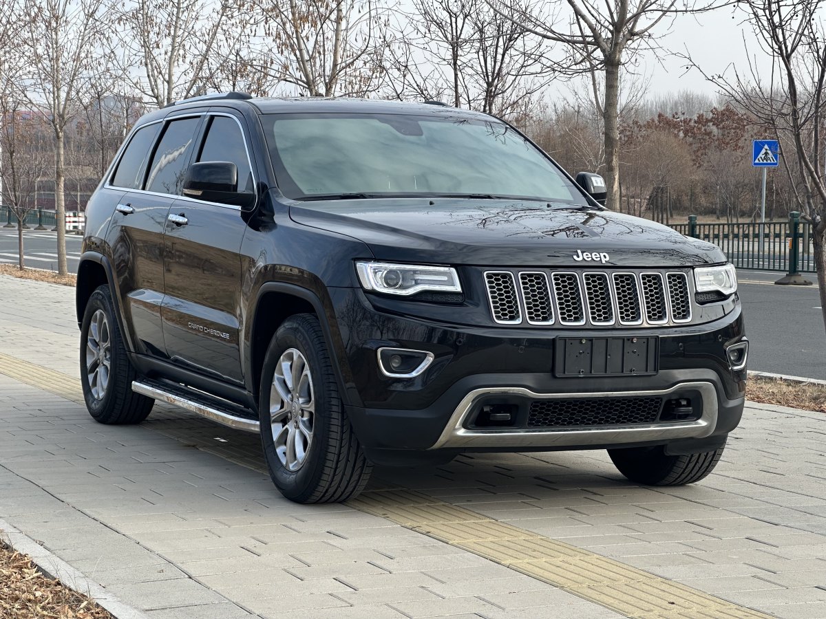 Jeep 大切諾基  2016款 3.0L 舒享導(dǎo)航版圖片