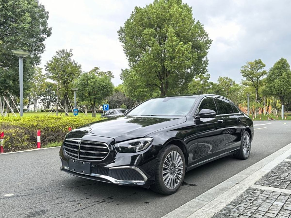 奔馳 奔馳E級  2021款 改款 E 300 L 尊貴型圖片