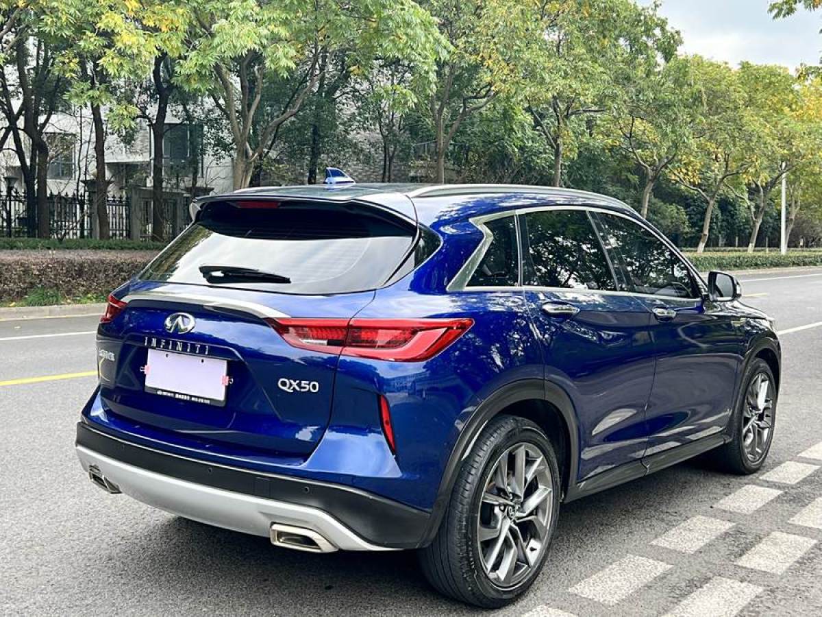 2022年4月英菲尼迪 QX50  2022款 2.0T 兩驅(qū)領(lǐng)航版