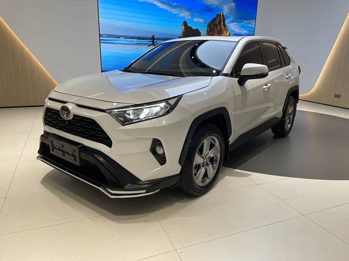 豐田 RAV4榮放  2021款 2.0L CVT兩驅(qū)風(fēng)尚版圖片