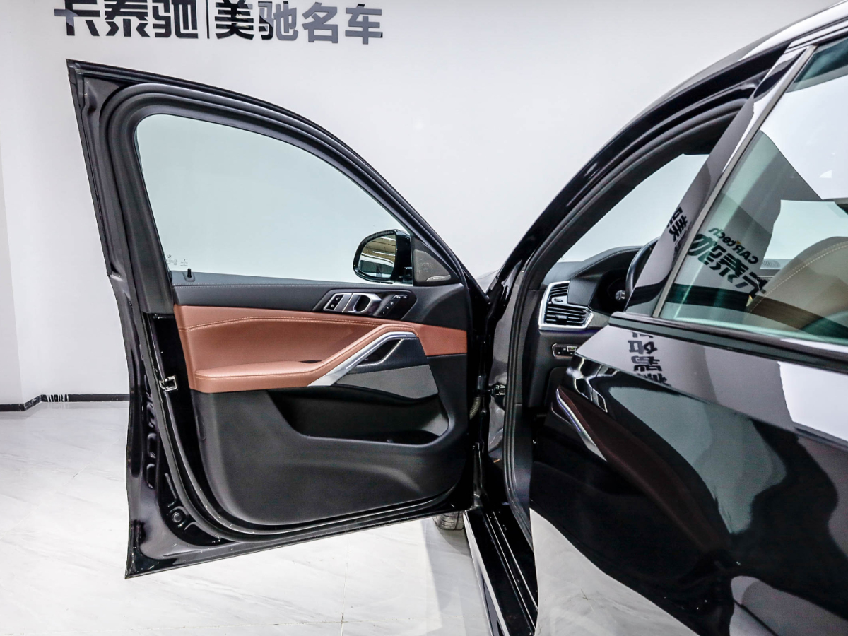 2023年1月宝马 宝马X6 2022改款 二次改款 xDrive40i 3.0T 自动 四驱 M运动套装