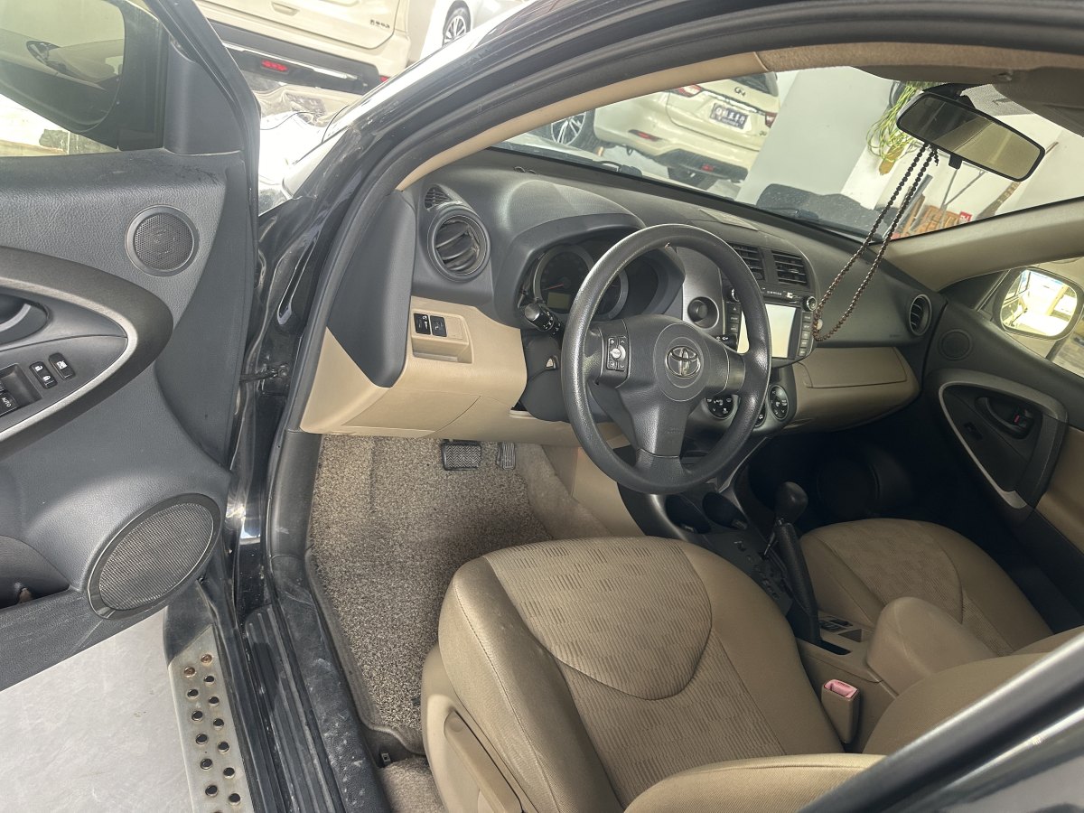 2011年11月豐田 RAV4  2019款 榮放 2.0L CVT兩驅(qū)先鋒版