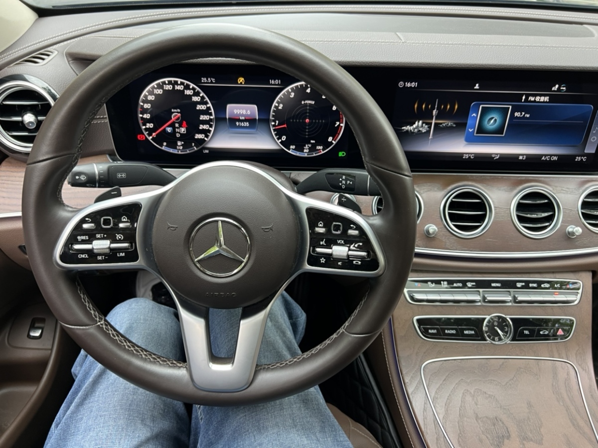 奔馳 奔馳E級  2020款 E 300 L 時(shí)尚型圖片