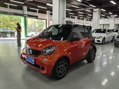 2019年10月 smart fortwo 0.9T 66千瓦硬頂風(fēng)擎版 國(guó)VI圖片