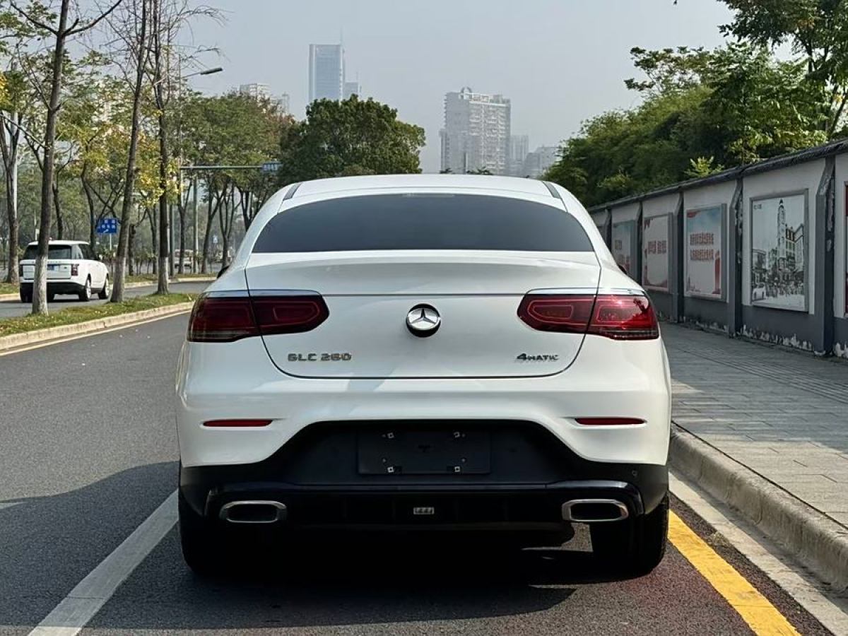 奔馳 奔馳GLC  2023款 改款 GLC 260 4MATIC 轎跑SUV圖片