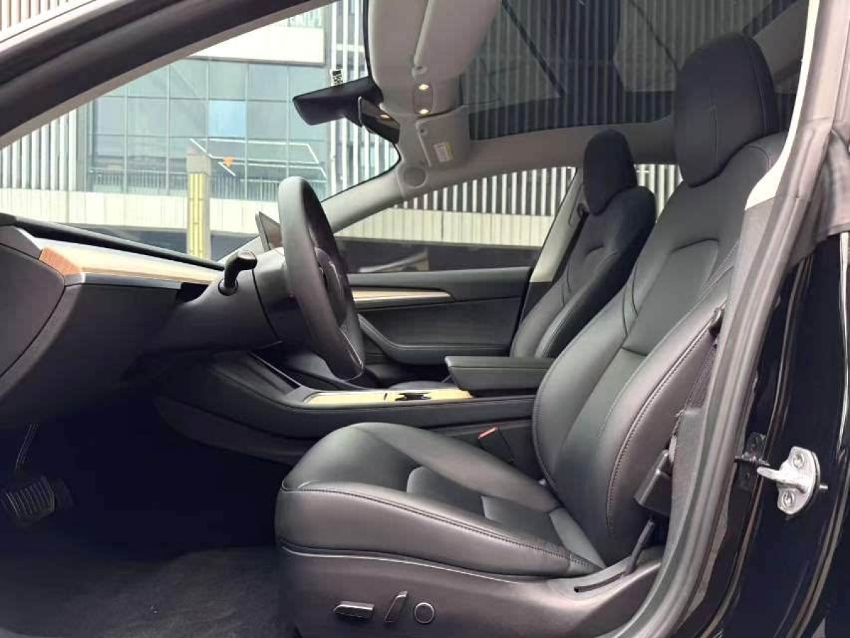 特斯拉 Model 3  2022款 后輪驅(qū)動(dòng)版圖片