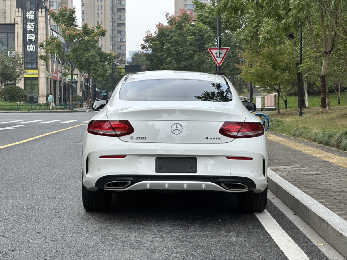 2017年04月奔馳 奔馳C級(jí)  2018款 C 200 4MATIC 轎跑車