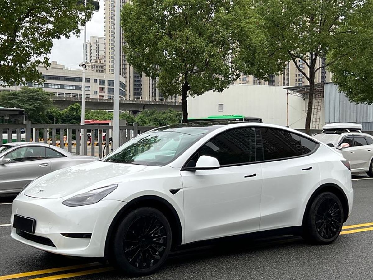 特斯拉 Model 3  2023款 煥新版 后輪驅(qū)動(dòng)圖片