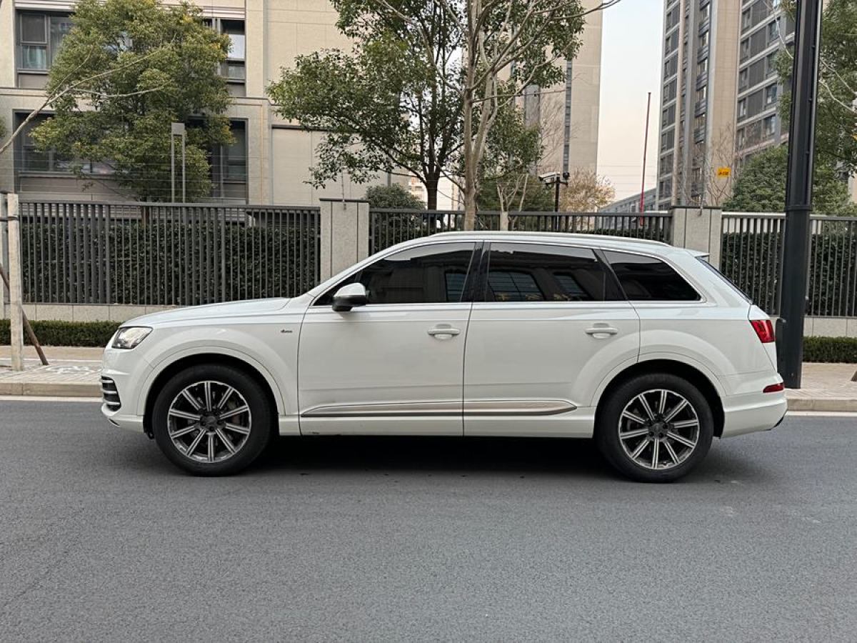 奧迪 奧迪Q7  2016款 45 TFSI S line運(yùn)動(dòng)型圖片