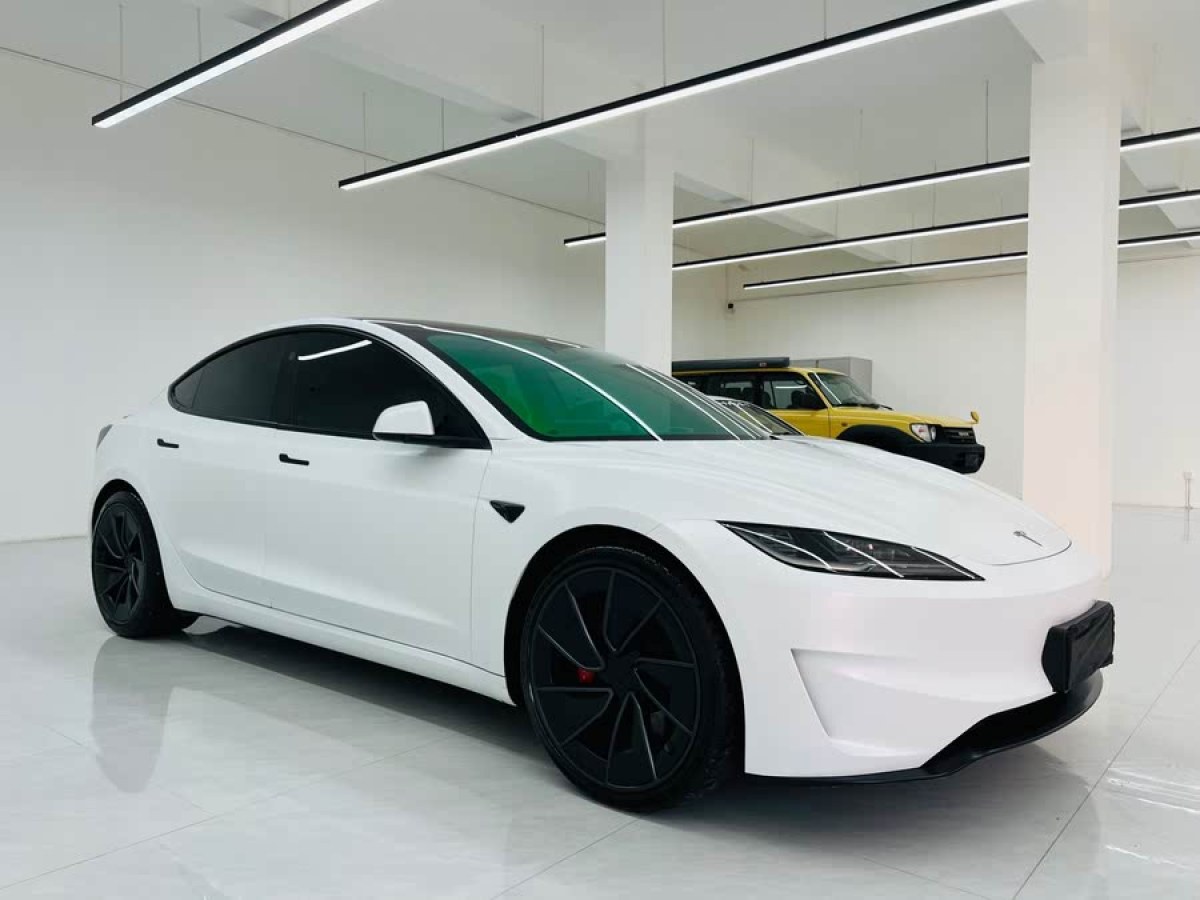 特斯拉 Model 3  2024款 高性能全輪驅(qū)動版圖片