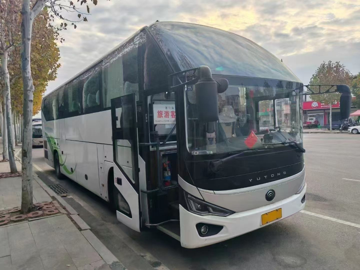 國六有公告50座宇通6120旅游車圖片