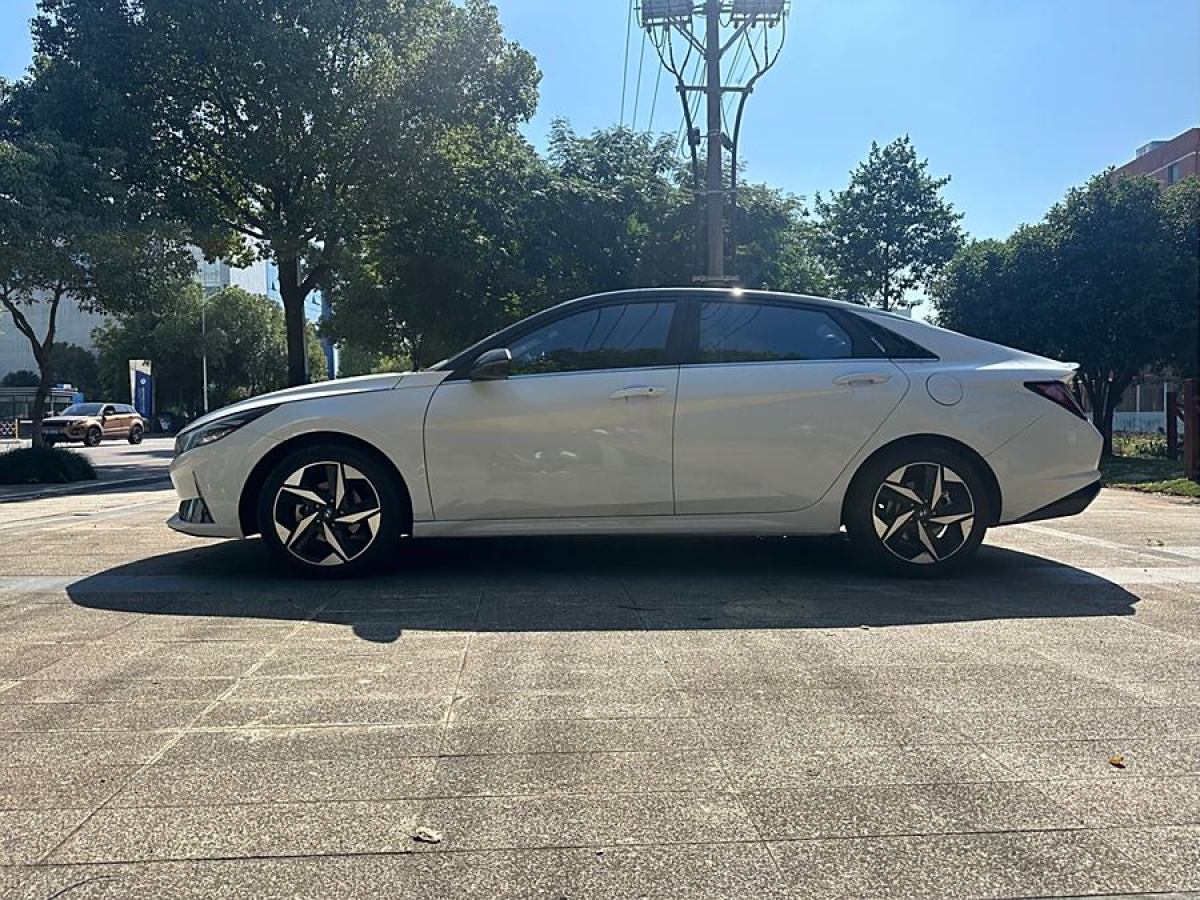 現(xiàn)代 伊蘭特  2022款 1.5L CVT LUX尊貴版圖片