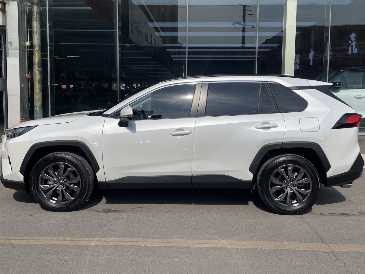 豐田 RAV4  2018款 榮放 2.0L CVT兩驅(qū)風(fēng)尚版圖片