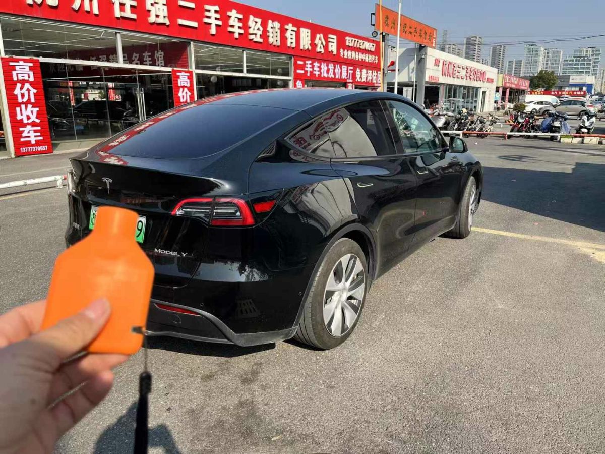 特斯拉 Model S  2023款 三電機(jī)全輪驅(qū)動(dòng) Plaid版圖片