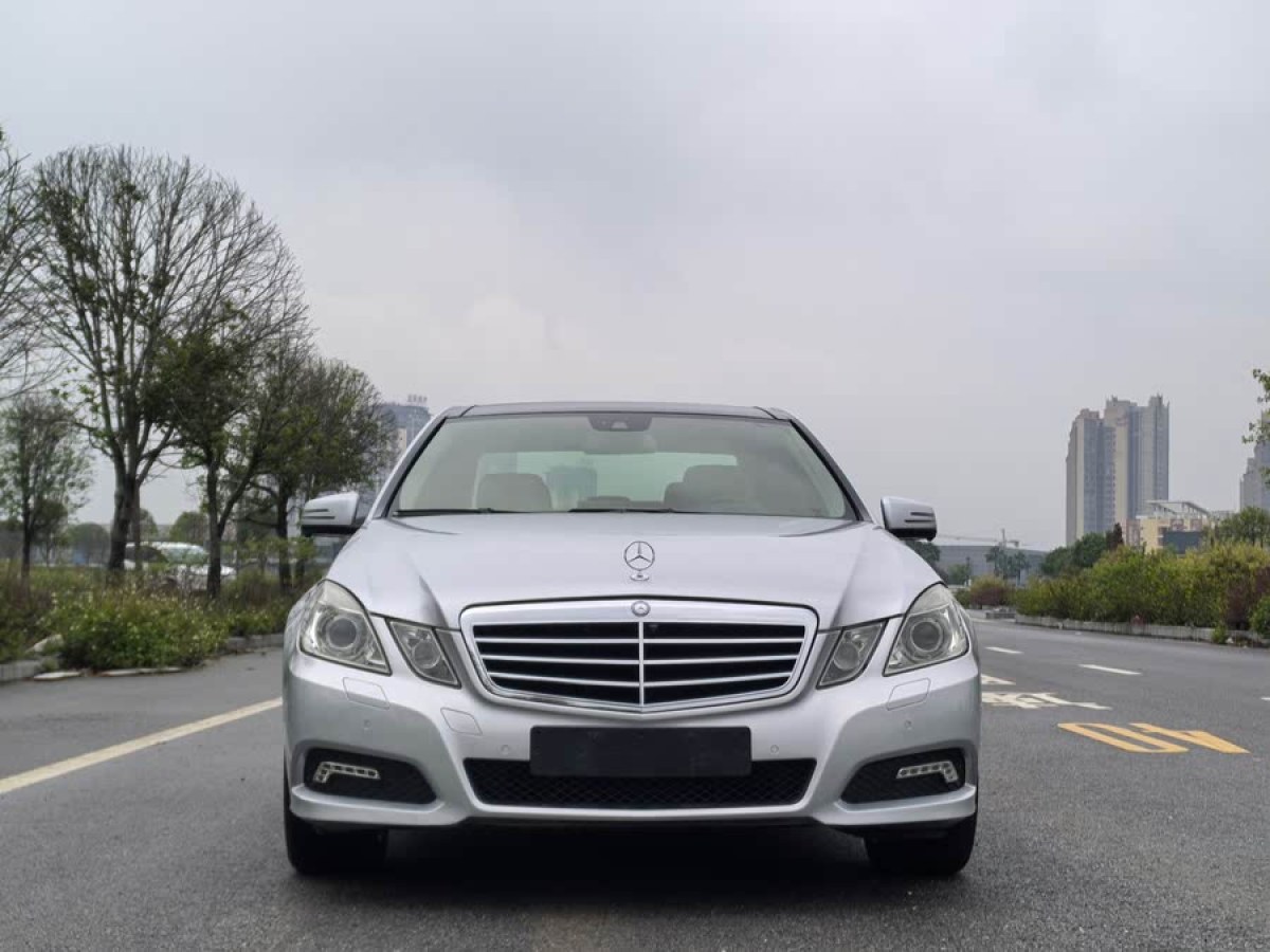 奔馳 奔馳E級  2010款 E 300 時尚型豪華版圖片