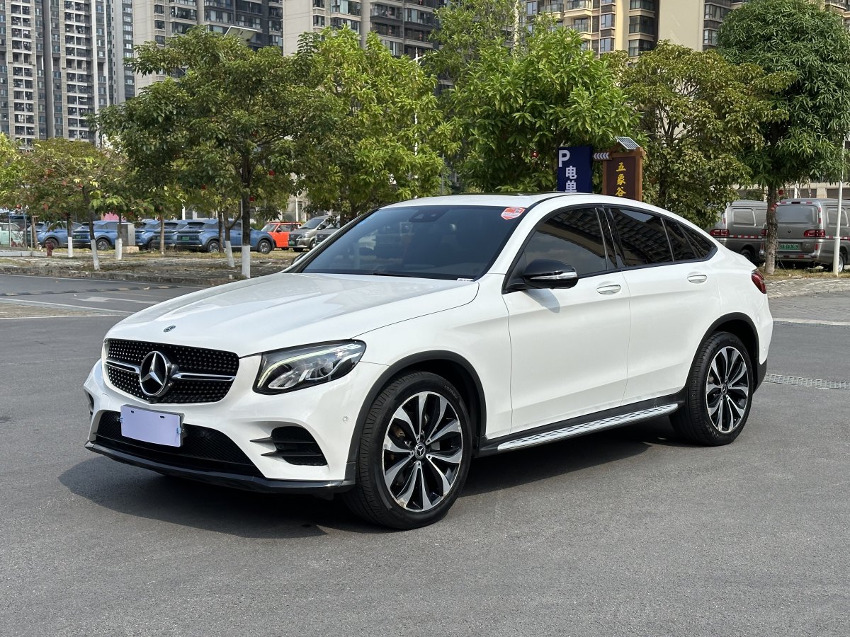 奔馳 奔馳GLC  2022款 改款 GLC 260 4MATIC 轎跑SUV圖片