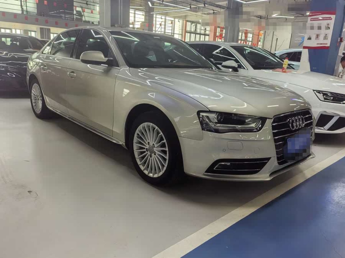 奧迪 奧迪A4L  2016款 35 TFSI 典藏版 自動標(biāo)準(zhǔn)型圖片