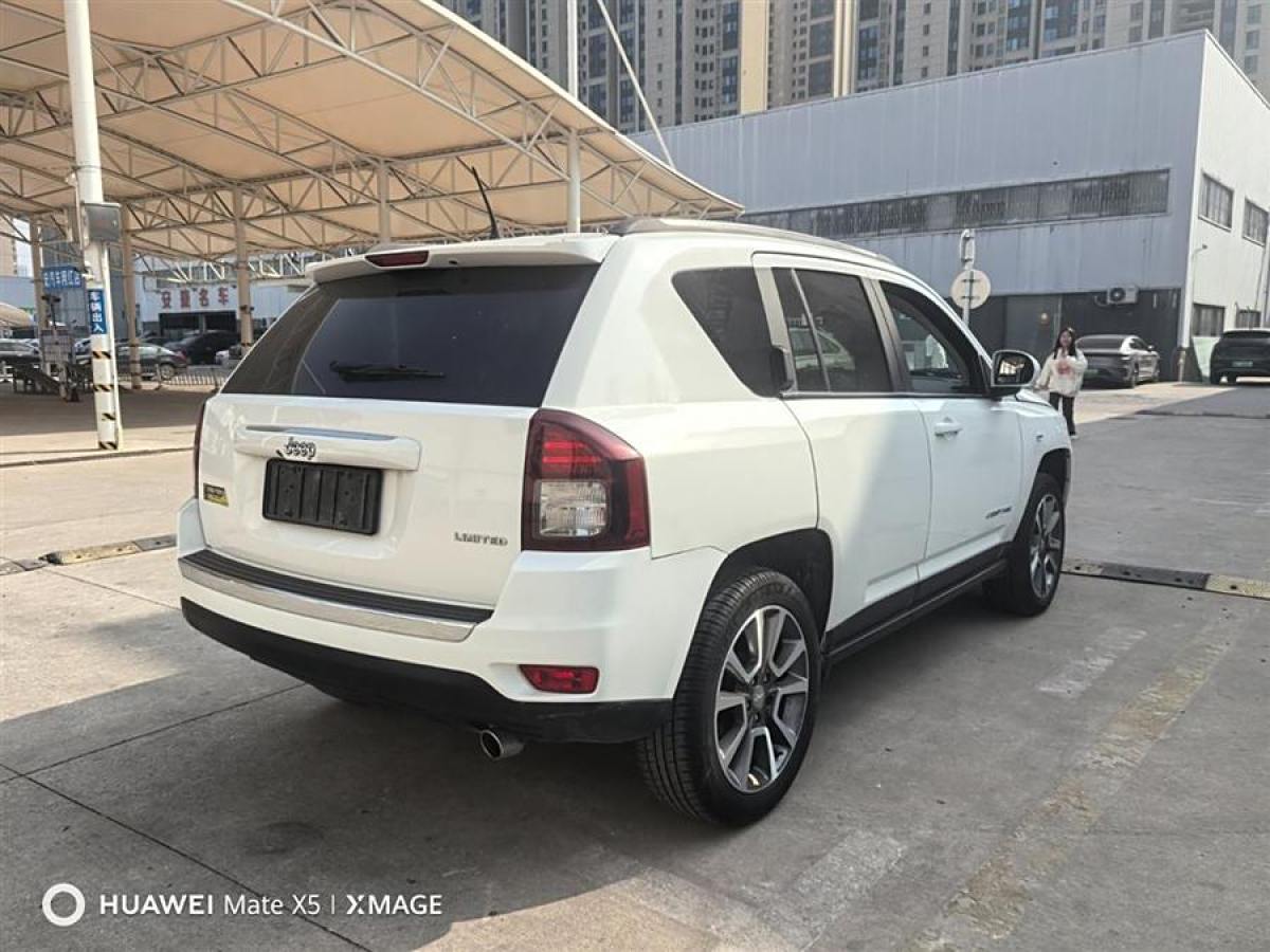 Jeep 指南者  2014款 改款 2.4L 四驅(qū)豪華導(dǎo)航版圖片