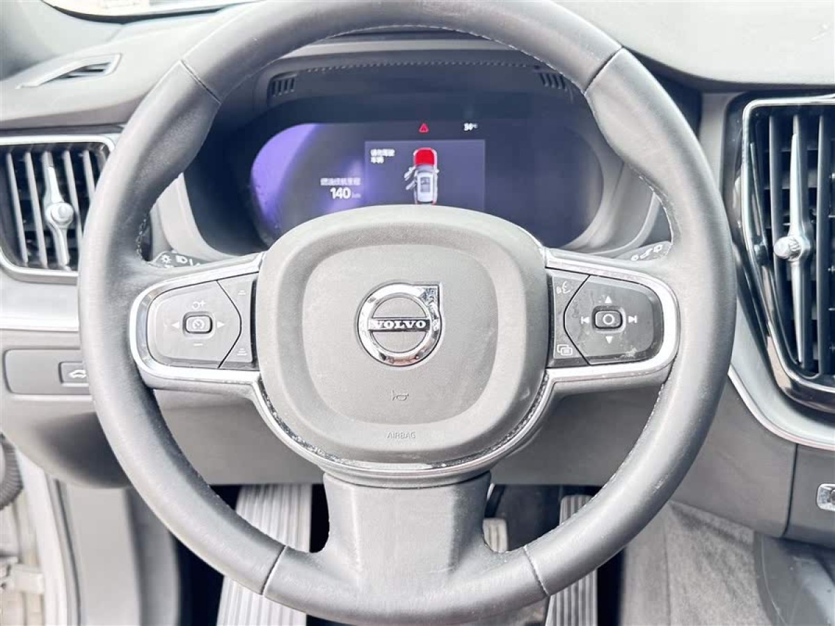 沃爾沃 XC60  2024款 B5 四驅智逸豪華版圖片