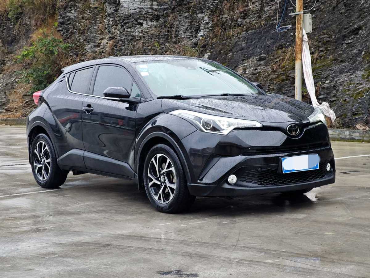 豐田 C-HR  2018款 2.0L 領(lǐng)先天窗版 國(guó)VI圖片