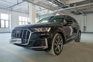 奥迪Q7 奥迪 55 TFSI quattro S line运动型