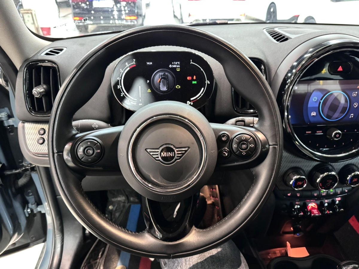 MINI COUNTRYMAN  2021款 1.5T COOPER ALL4 鑒賞家圖片