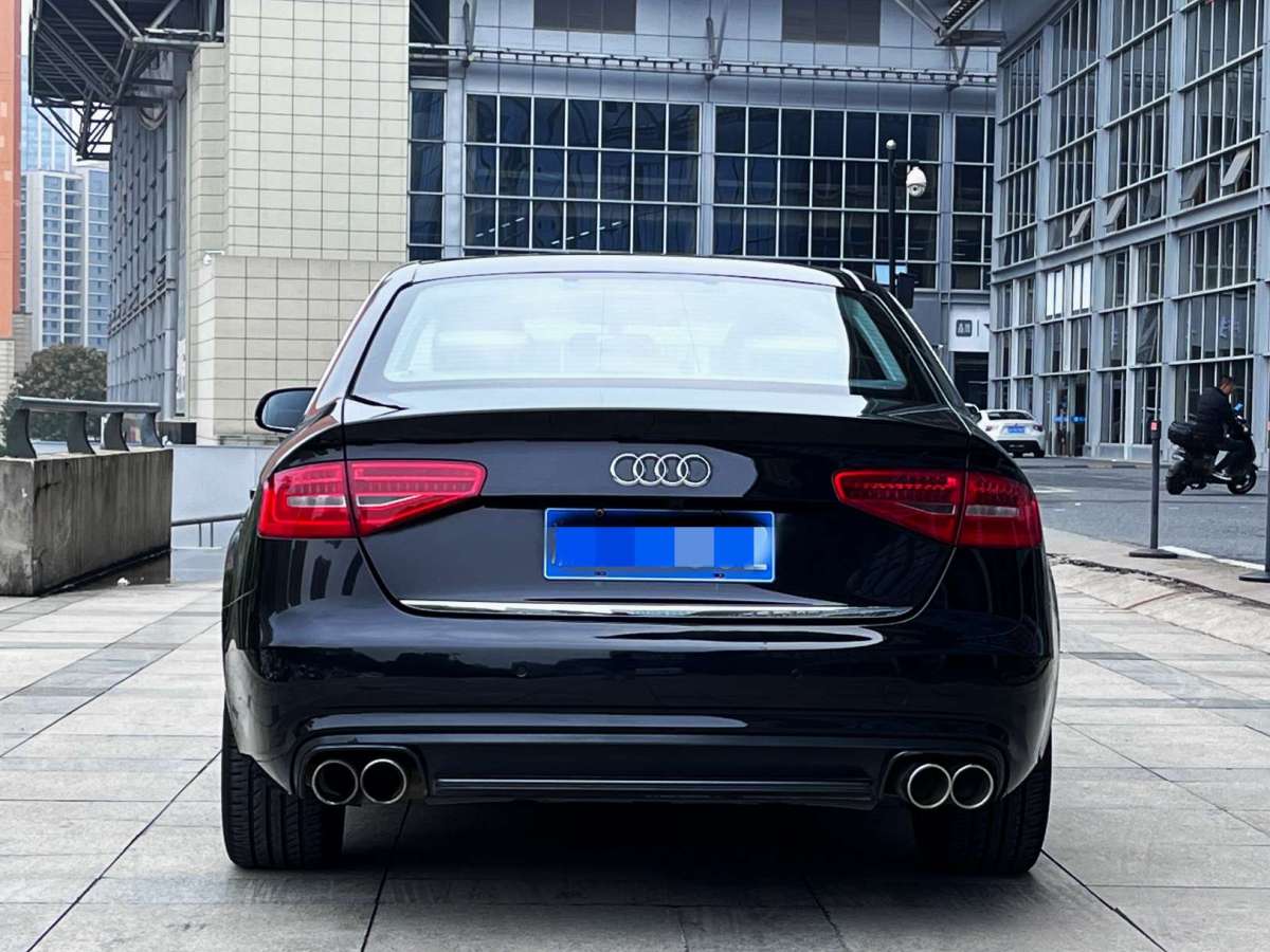 奧迪 奧迪A4L  2015款 35 TFSI 百萬紀念舒享版型圖片