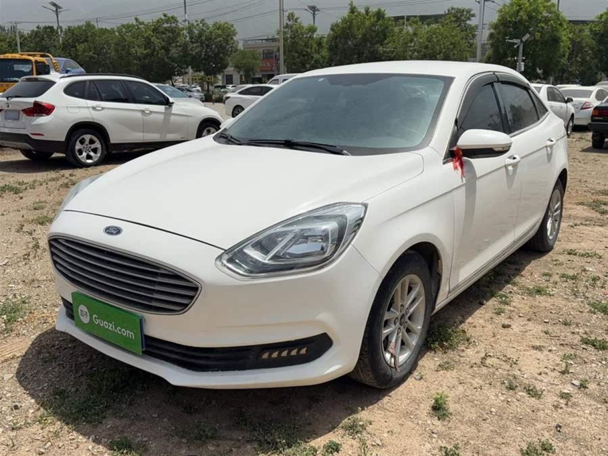 福特 福睿斯  2019款  改款 1.5L 手動質(zhì)享型 國V圖片