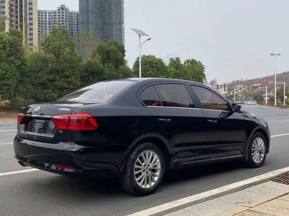 大眾 朗逸  2013款 改款 1.6L 自動豪華版圖片