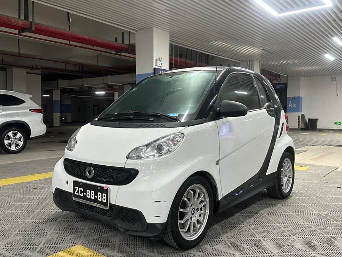 2013年1月smart fortwo  2012款 1.0 MHD 硬頂標(biāo)準(zhǔn)版