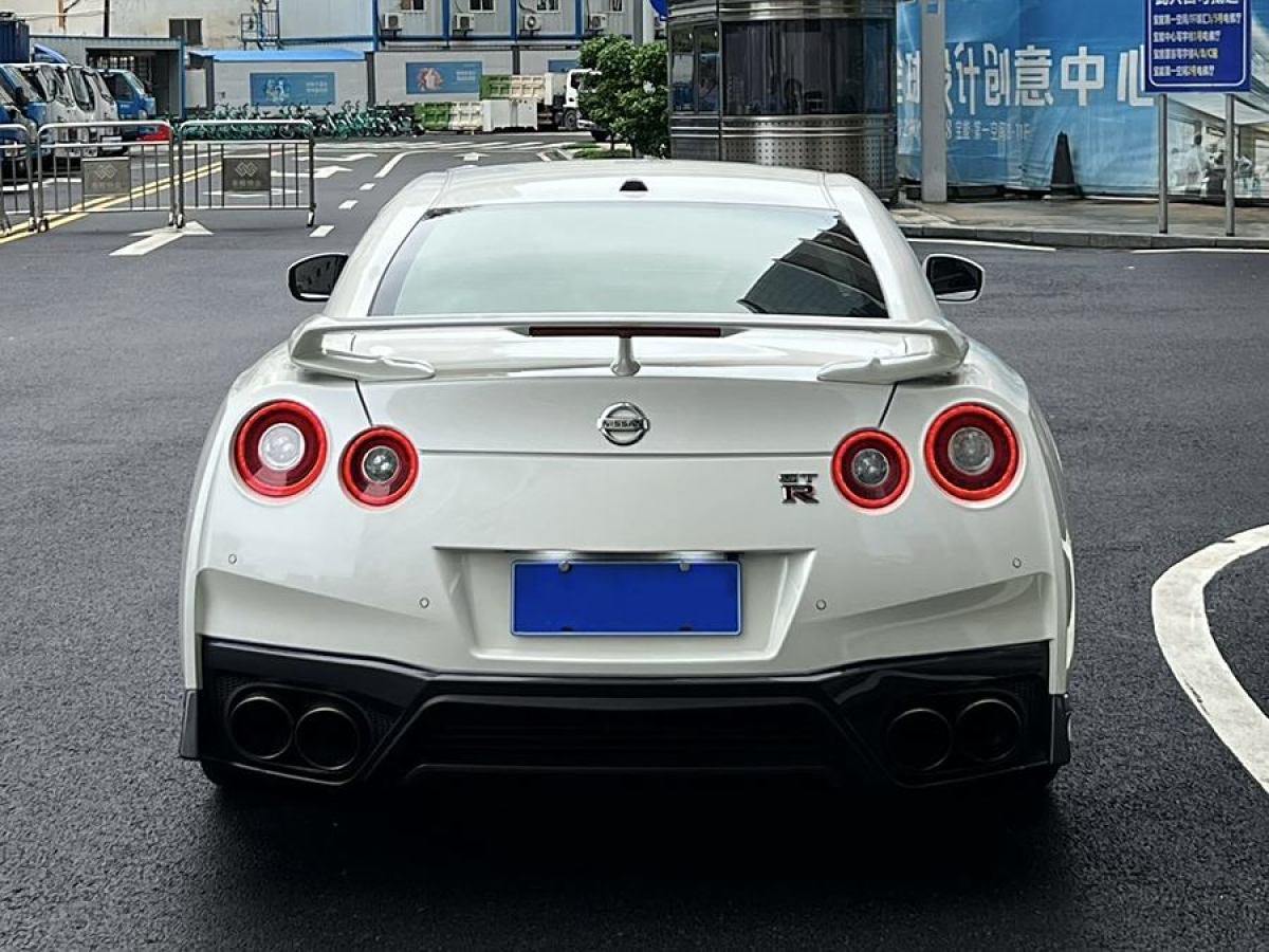 日產(chǎn) GT-R  2017款 3.8T 黑金剛版圖片