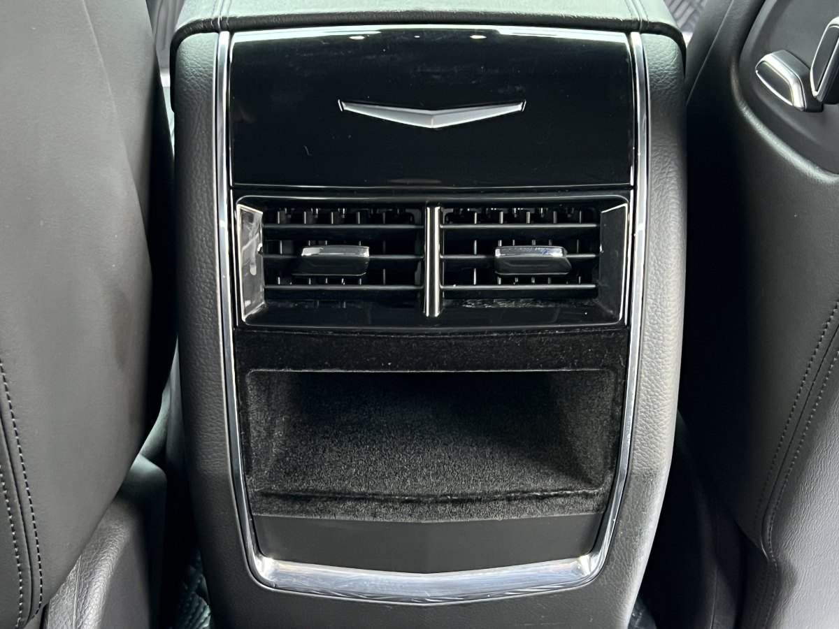 凱迪拉克 CT6  2022款 28T 豪華型圖片