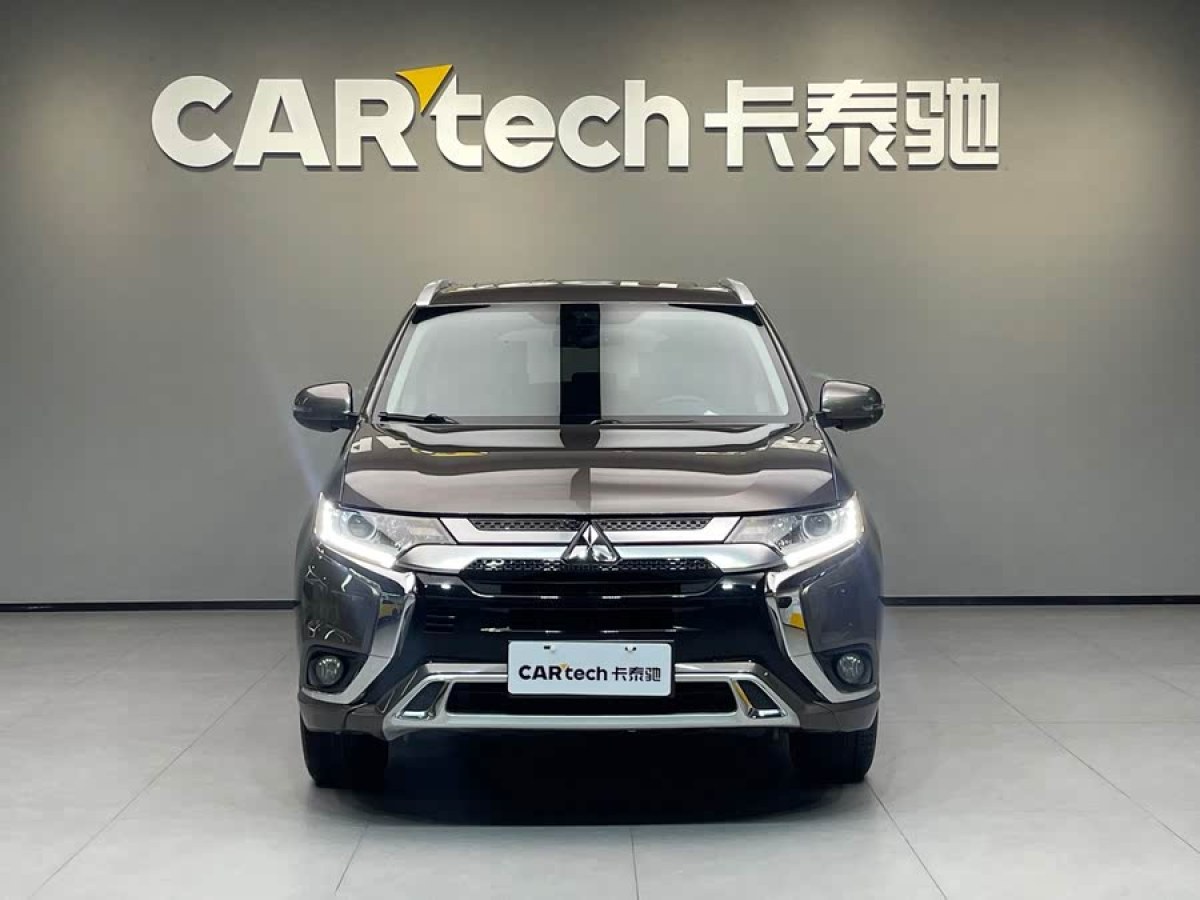 三菱 歐藍(lán)德  2021款 改款 2.0L 兩驅(qū)暢行版 5座圖片
