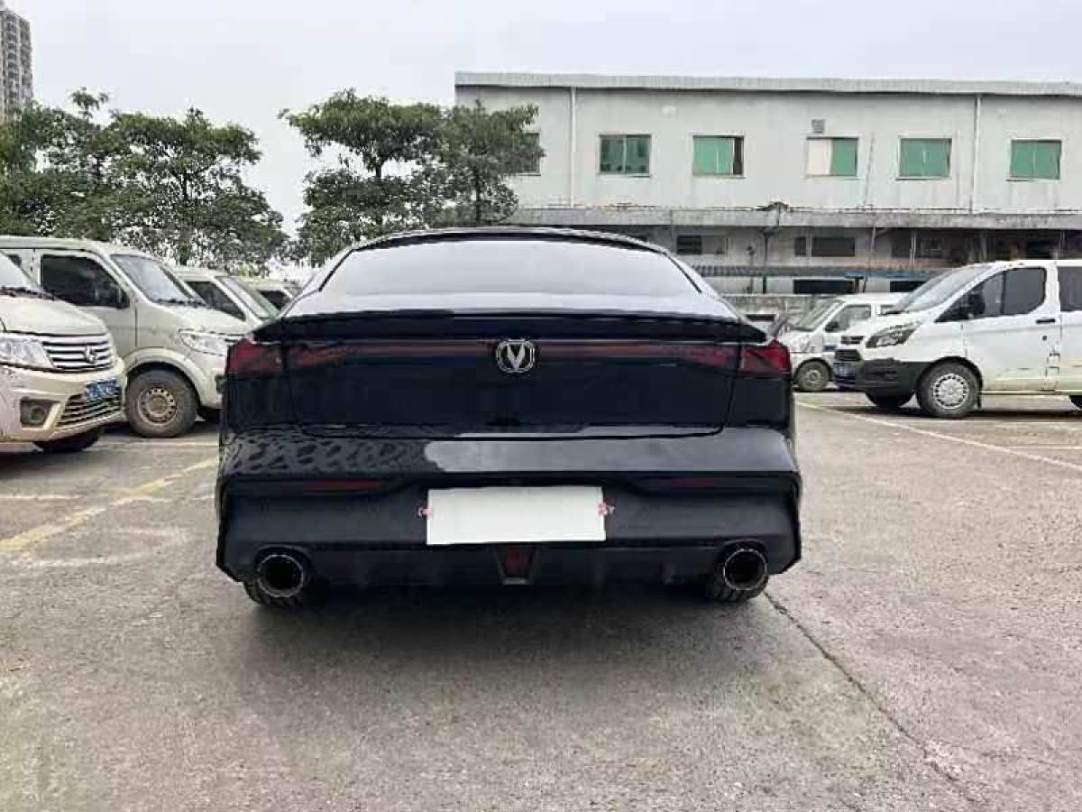 長(zhǎng)安 長(zhǎng)安UNI-V  2022款 1.5T 尊貴型圖片