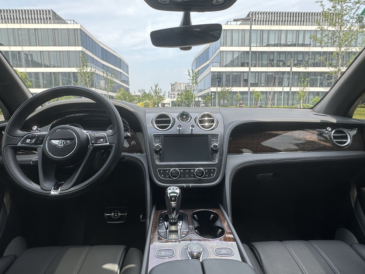 賓利 添越  2024款 4.0T V8圖片